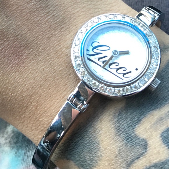 Ladies 2ct genuine diamond bangle watch - Picture 2 of 2